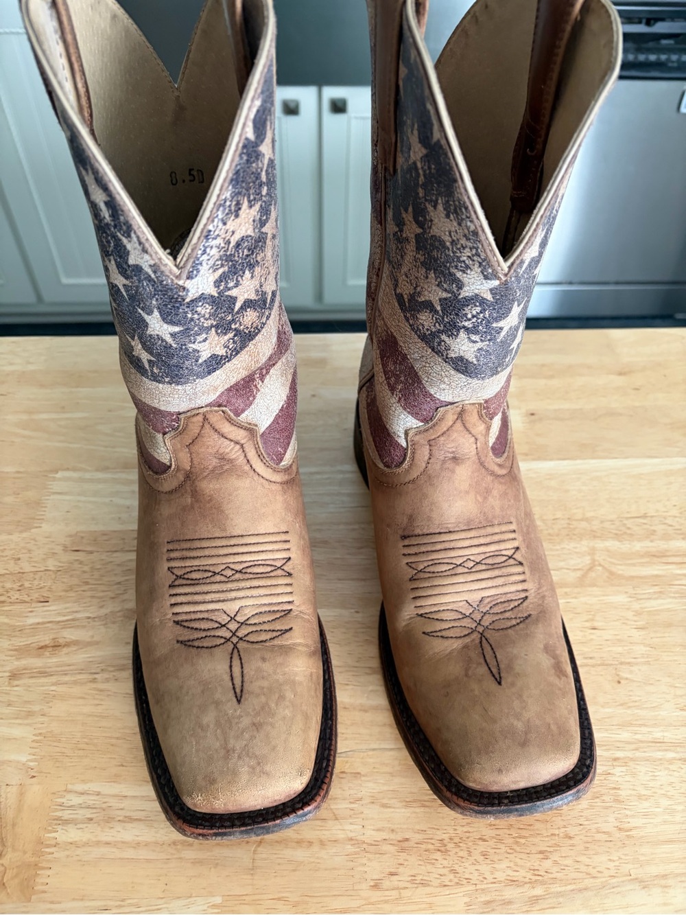 Ariat circuit proud western distressed